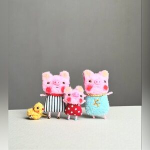 🐷🐽miniatures of little pigs vintage 🐽🐷